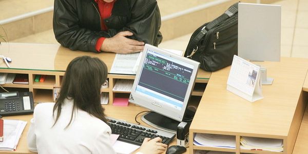Program bănci Paşte 2022: &Icirc;n ce zile sunt &icirc;nchise sucursalele?