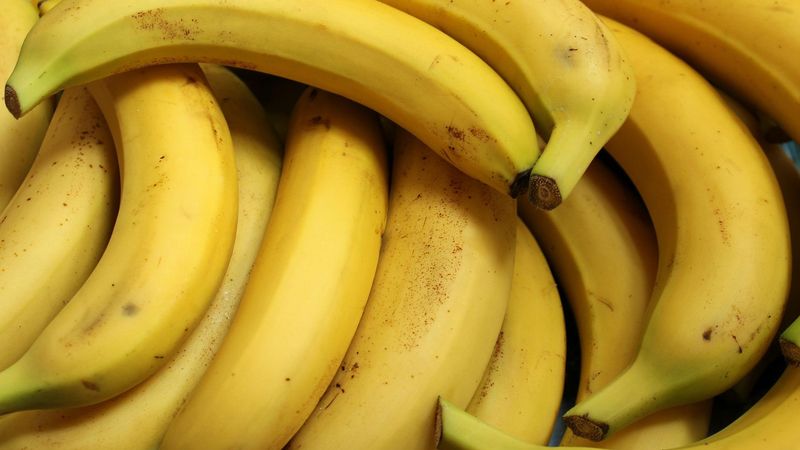 20 aprilie - Ziua Internaţională a Bananelor. Ce se întâmplă în organismul tău dacă mânânci acest fruct în fiecare zi?