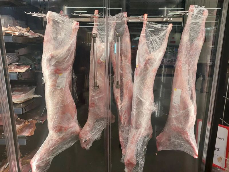 Avertisment îngrijorător pentru toți românii! Carne de câine, vândută drept carne de miel în unele zone din România
