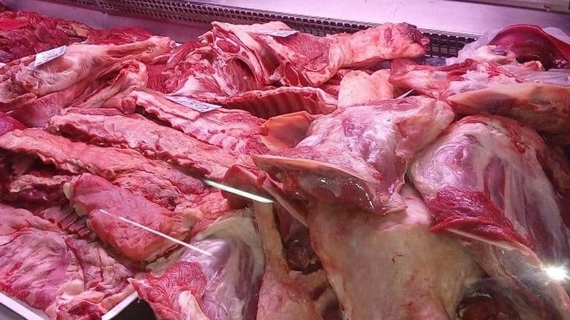 Avertisment &icirc;ngrijorător pentru toți rom&acirc;nii! Carne de c&acirc;ine, v&acirc;ndută drept carne de miel &icirc;n unele zone din Rom&acirc;nia: &bdquo;Au fost descoperite tentative de trafic al cărnii de c&acirc;ine&rdquo;