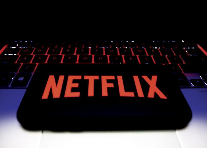Netflix vrea să afişeze reclame, după ce a pierdut abonaţi pentru prima oară în mai bine de zece ani