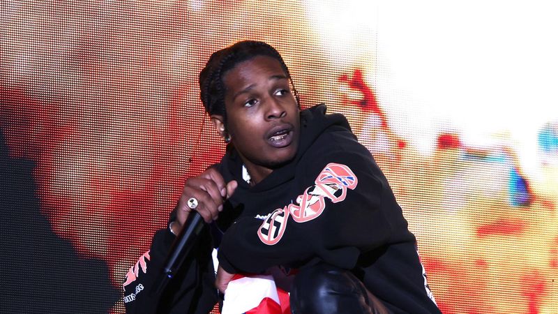 ASAP Rocky, iubitul Rihannei, arestat de polițiștii din Los Angeles