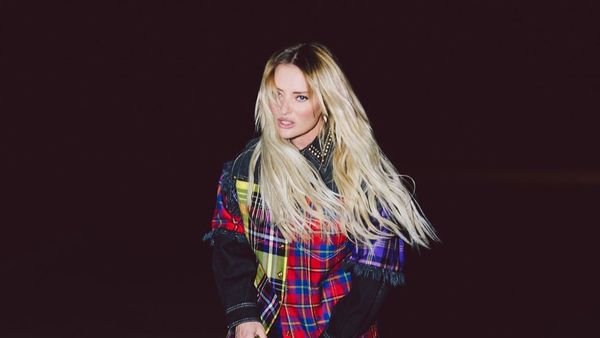 Delia Matache, momente de panică! Ce a pățit artista în aeroport?!: „Aoleu, vreau afară! Mi-o dă cu anxietate”