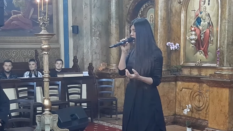 VIDEO: Paula Seling, moment artistic &icirc;ntr-o biserică din Brașov, &icirc;n Săptăm&acirc;na Mare! Anunțul făcut de artistă: &bdquo;Ce s-ar face inima fără iubire&rdquo;