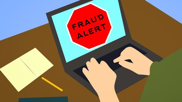 O nouă metodă de fraudă online! Link-urile pe care nu trebuie să le deschideți zilele acestea