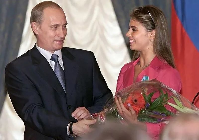 Pentru ea a divorţat Vladimir Putin de fosta soţie. Cine este amanta preşedintelui Rusiei, Alina Kabaeva