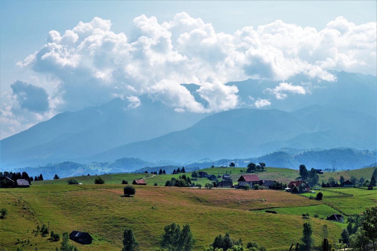 1 Mai 2022: Ce tradiţii au românii pentru Ziua Muncii?