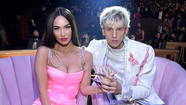 Megan Fox şi Machine Gun Kelly, ritual îngrozitor. "Da, ne bem sângele unul altuia"