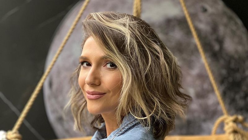 Adela Popescu, noi dezvăluiri despre rolul de mamă! Cum reușește să se descurce cu 3 copii?!: &bdquo;Se schimbă de la o zi la alta&rdquo;