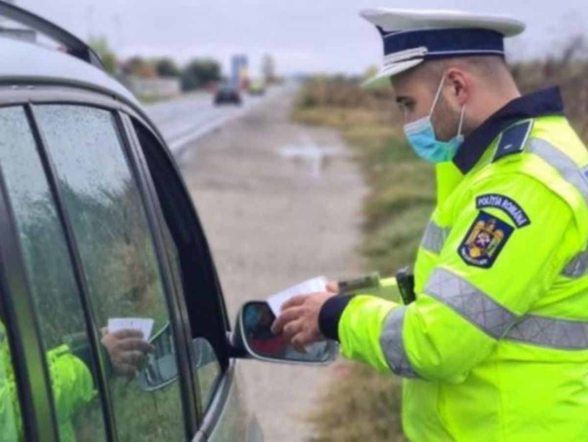 Conducătorii auto care circulă cu permisul auto expirat riscă o amendă usturătoare, dar şi puncte de penalizare