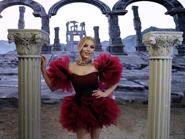 Elena Gheorghe a lansat &bdquo;Ya-Mi Ya-Mi&rdquo; - Versurile piesei aici