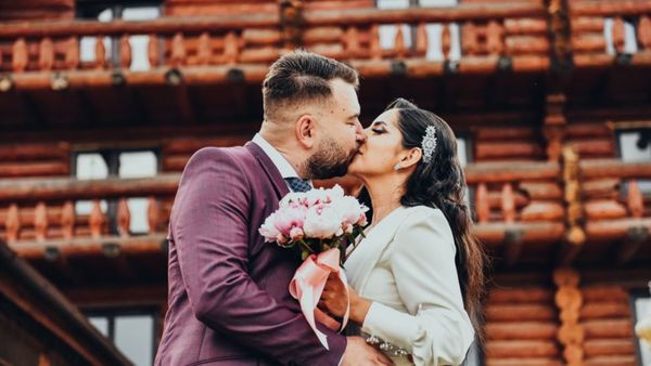 C&acirc;ţi bani se dau la o cununie civilă &icirc;n 2022? Suma minimă pe care ar fi indicat să o pui &icirc;n plic!