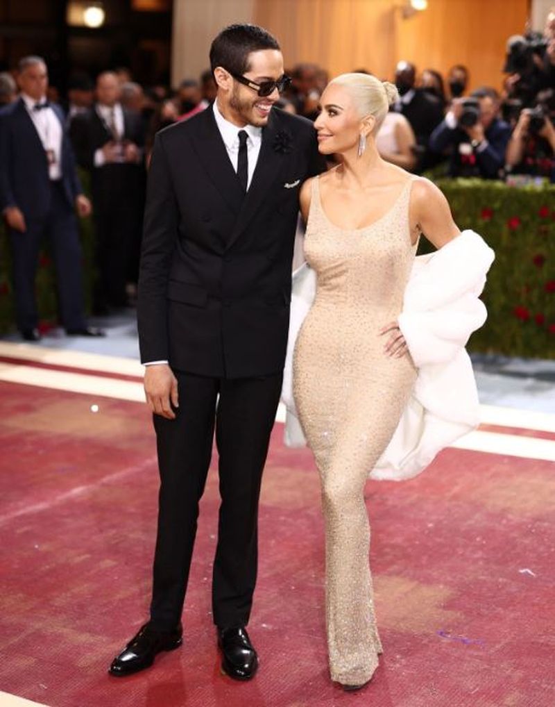  Kim Kardashian a purtat rochia lui Marilyn Monroe la MET Gala
