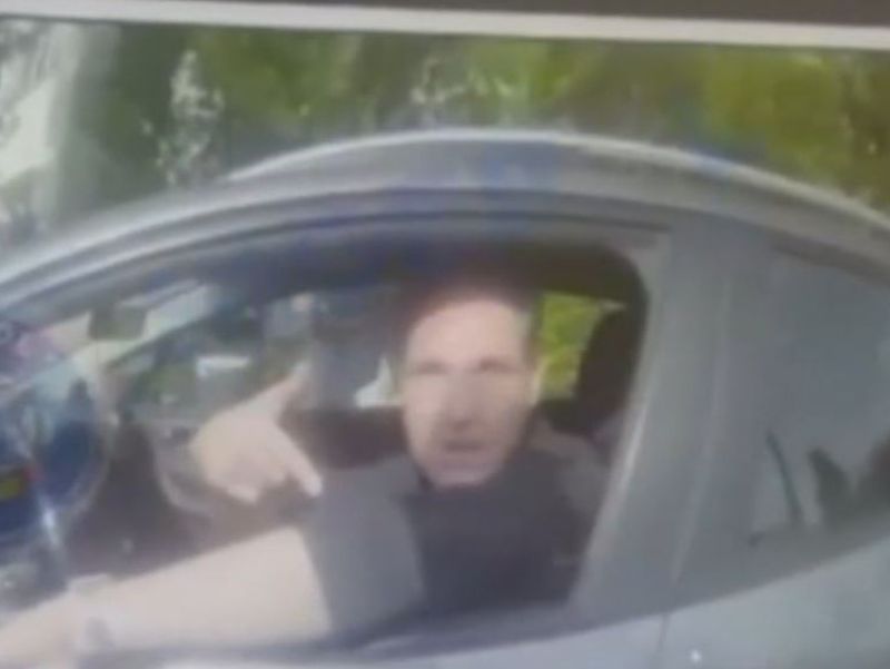 Scandal în traficul din București! Un şofer a rănit un poliţist când i-a cerut să se legitimeze: