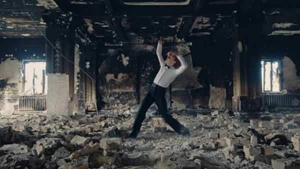 Ed Sheeran și trupa ucraineană Antytila au lansat piesa „2step”! Videoclipul, filmat pe front, în timpul războiului împotriva Rusiei