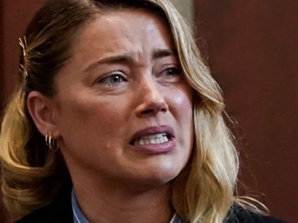 Amber Heard, mărturie &icirc;n procesul de defăimare intentat lui Johnny Depp: &bdquo;Este dureros să fiu aici și să retrăiesc totul&rdquo;. Video