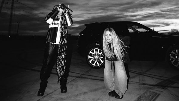 KILLA FONIC & DELIA - Cum Am Stiut