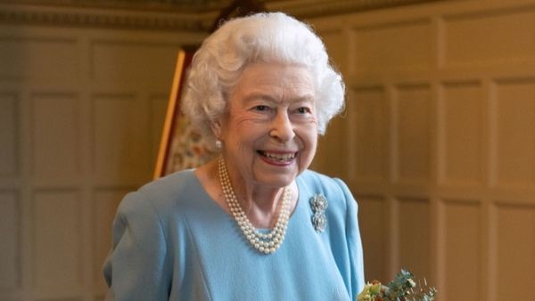 Imagini inedite cu Regina Elisabeta a II-a, prezentate &icirc;ntr-un documentar lansat de BBC: &bdquo;Oferă o privire extraordinară &icirc;n viața Familiei Regale&rdquo;