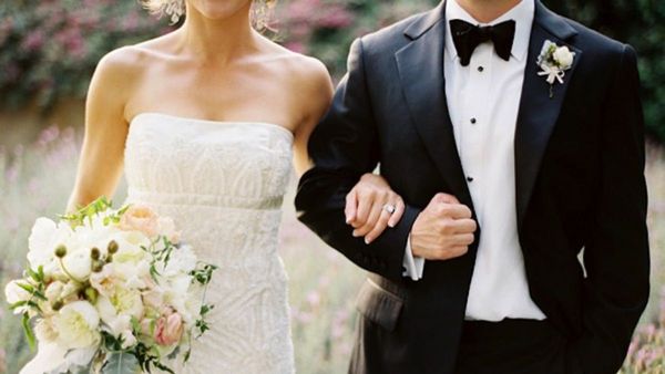 Bancul zilei de miercuri, 11 mai: Un t&acirc;năr &icirc;și anunță mama că se &icirc;nsoară