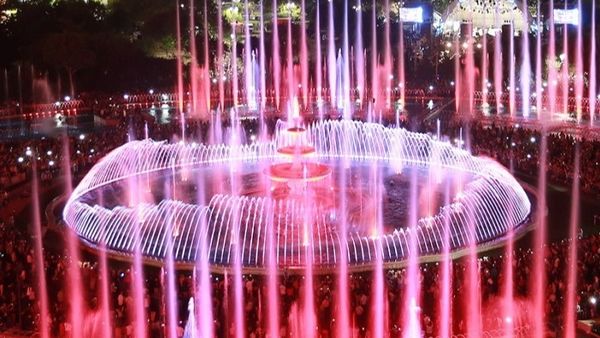 Ce faci în weekend?! Fântânile din Piața Unirii se redeschid sâmbătă, cu un spectacol multimedia! Accesul este gratuit