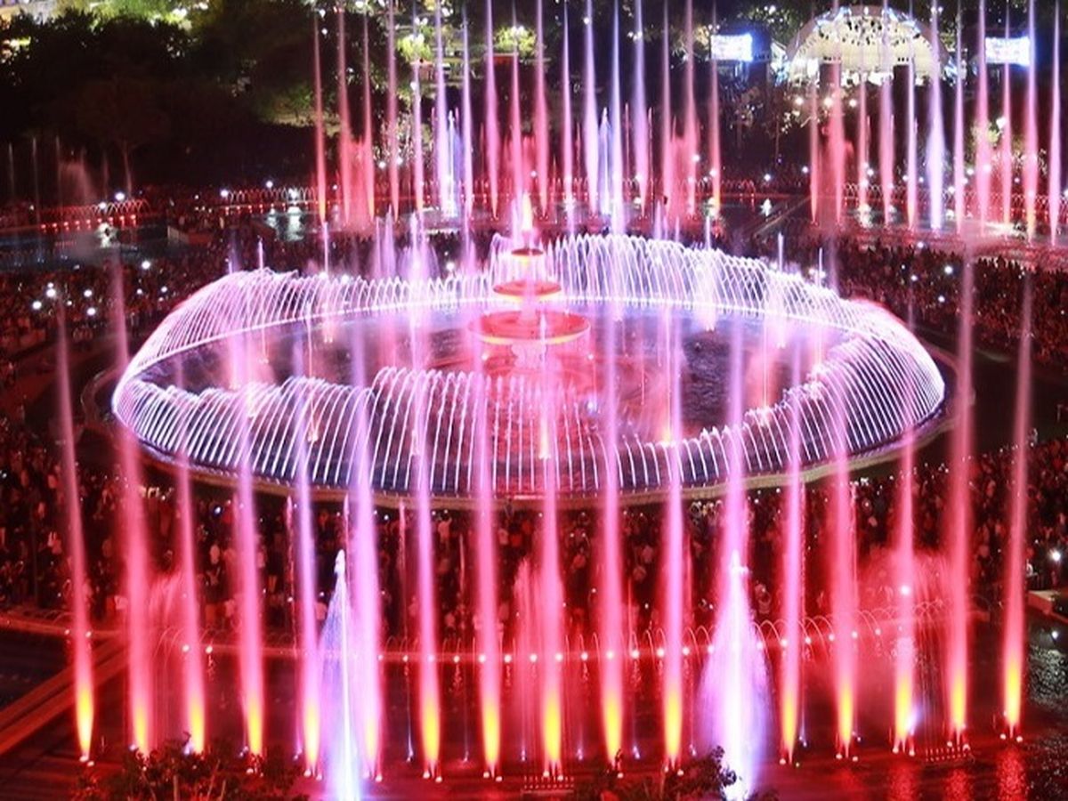 F&acirc;nt&acirc;nile din Piața Unirii se redeschid s&acirc;mbătă,cu un spectacol multimedia