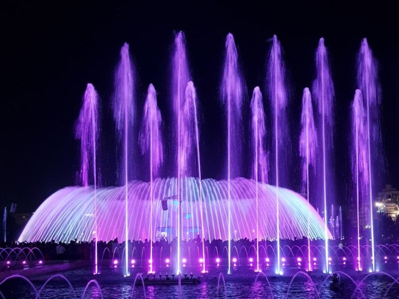 Fântânile din Piaţa Unirii se redeschid sâmbătă cu un spectacol multimedia impresionant