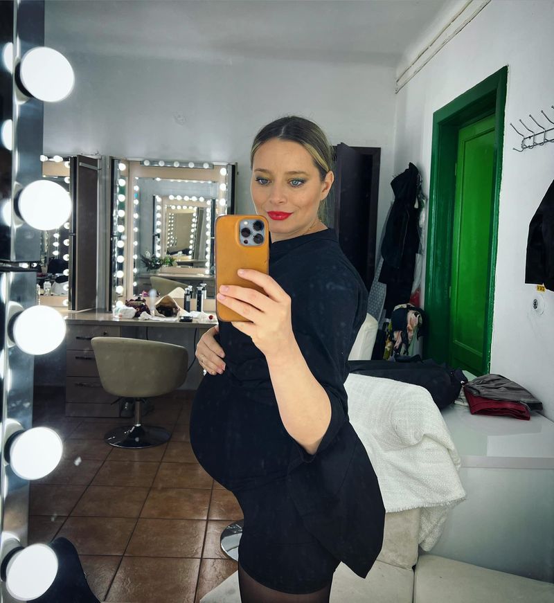 Laura Cosoi dorește să nască natural și cel de-al treilea copil