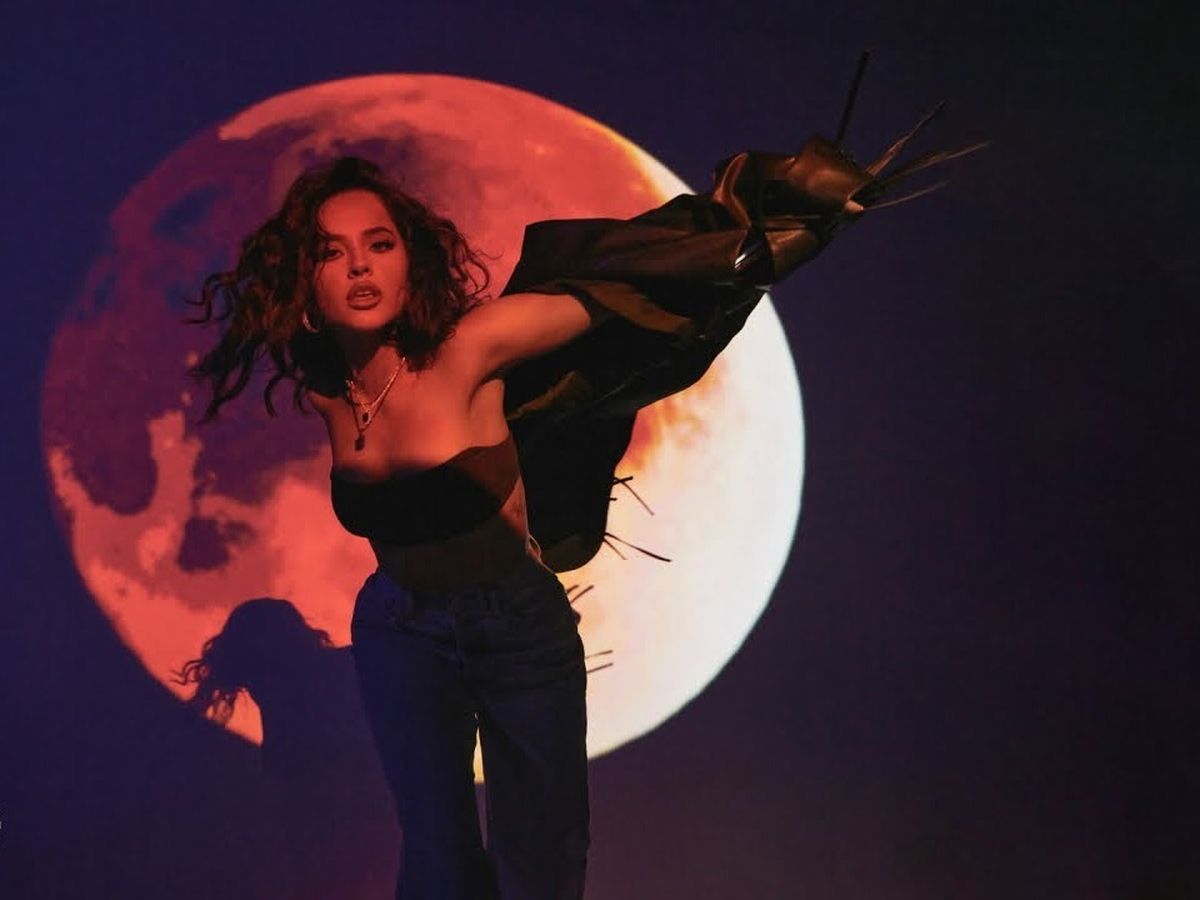 Becky G - Bailé Con Mi Ex