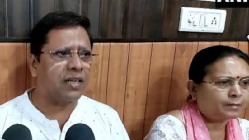  Doi părinți din India și-au dat fiul în judecată pentru că nu le-a oferit un nepot