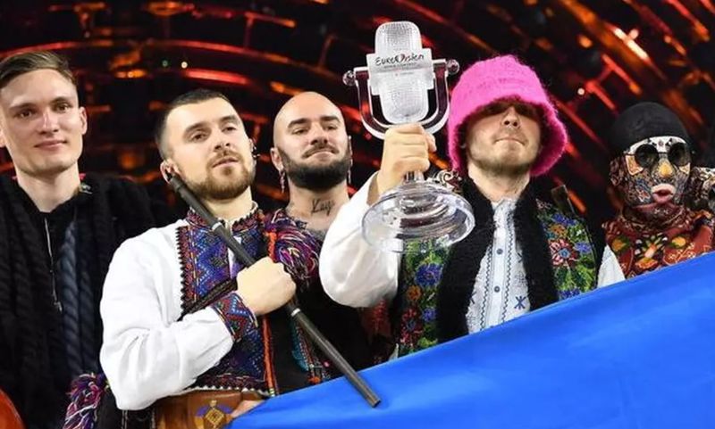 Kalush Orchestra a anunţat că va vinde prin licitaţie trofeul Eurovision pentru a ajuta armata ucraineană