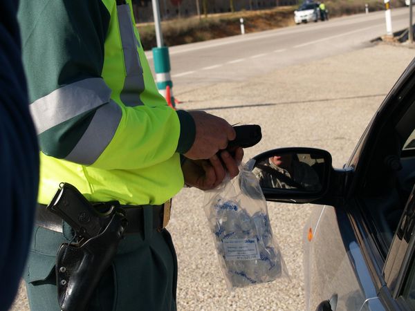Dimineaţa Nebună. Bărbat din Craiova oprit de trei ori &icirc;ntr-o seară de polițiști! Ce infracțiuni a comis?! Audio