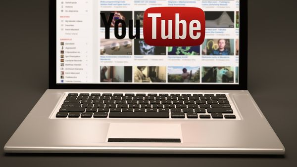 YouTube lansează o nouă funcție pe platformă! Utilizatorii vor putea vedea cele mai interesante momente din videoclipuri