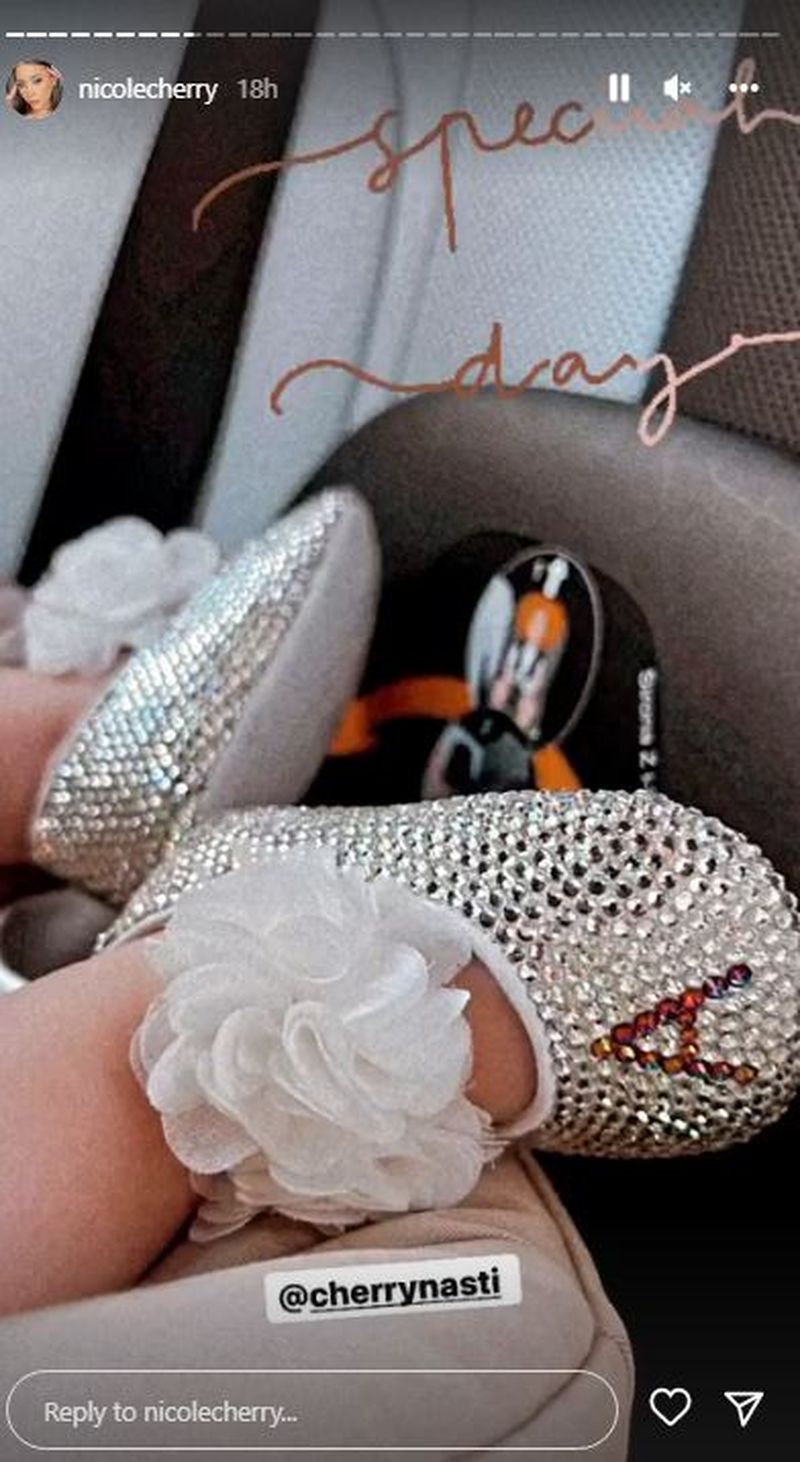 Imagini de la botezul Anastasiei, fiica lui Nicole Cheery și a lui Florin Popa