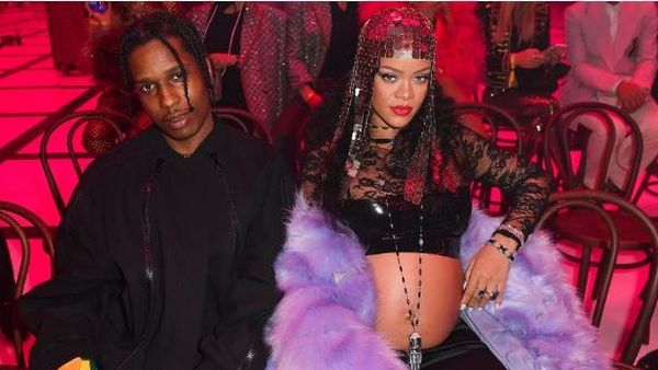 Rihanna a născut! Artista a devenit mamă și a adus pe lume un băiețel