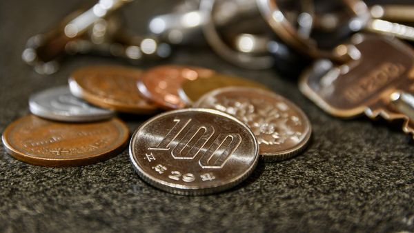 Dimineața Nebună. Un japonez a pierdut la jocurile de noroc ajutoarele pentru Covid a mai multor oameni. Cum va fi pedepsit. Audio