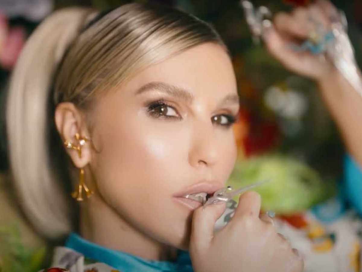 Corina - Foc la inimă