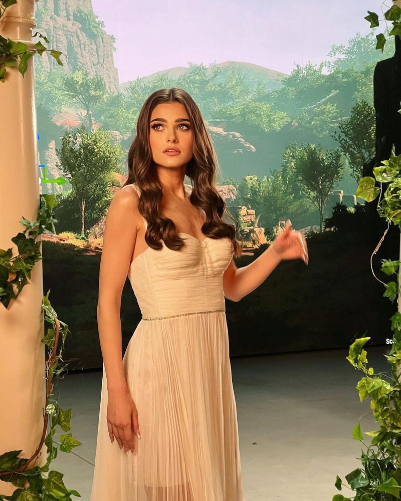 Motivul pentru care Theo Rose nu scoate nicio piesă în limba engleză