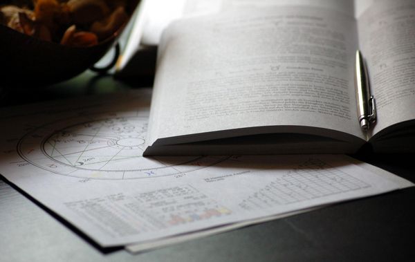 Horoscop 28 mai 2022: Weekend de vis pentru trei zodii