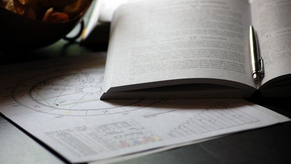 Horoscop 28 mai 2022: Weekend de vis pentru trei zodii