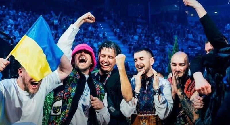 Kalush Orchestra a vândut trofeul Eurovision la licitaţie cu 900.000 de dolari