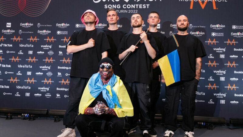 Kalush Orchestra a vândut trofeul Eurovision la licitaţie cu 900.000 de dolari