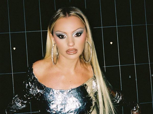 Alexandra Stan a lansat o nouă versiune a piesei "Lie", &icirc;n colaborare cu Zookeepers