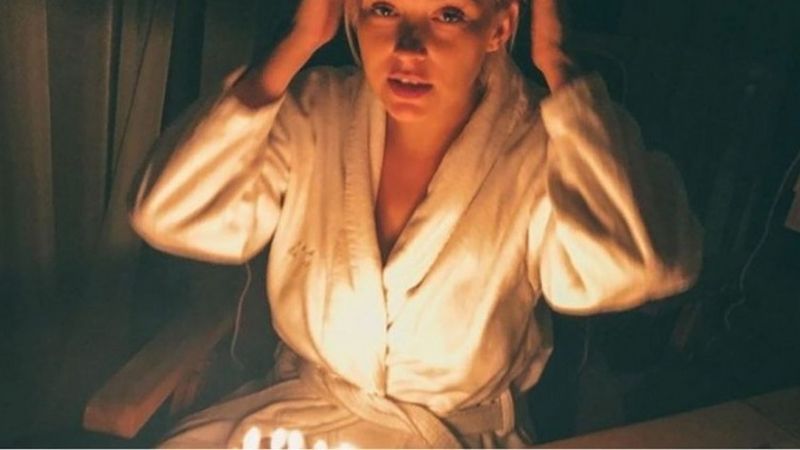 Bancul zilei de luni, 30 mai 2022: După miezul nopţii, sună cineva la uşă