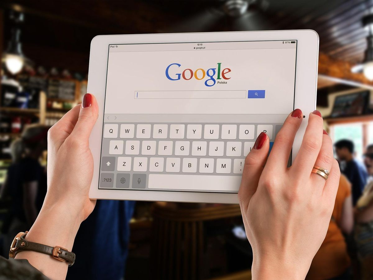 Dimineața Nebună. Cei mai curioși români: oltenii. Ei au căutat cel mai des pe Google „Cum să...”. Audio