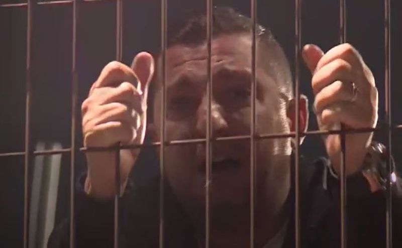 Un fan în lacrimi a refuzat să plece de pe stadion, după ce Dinamo a retrogradat