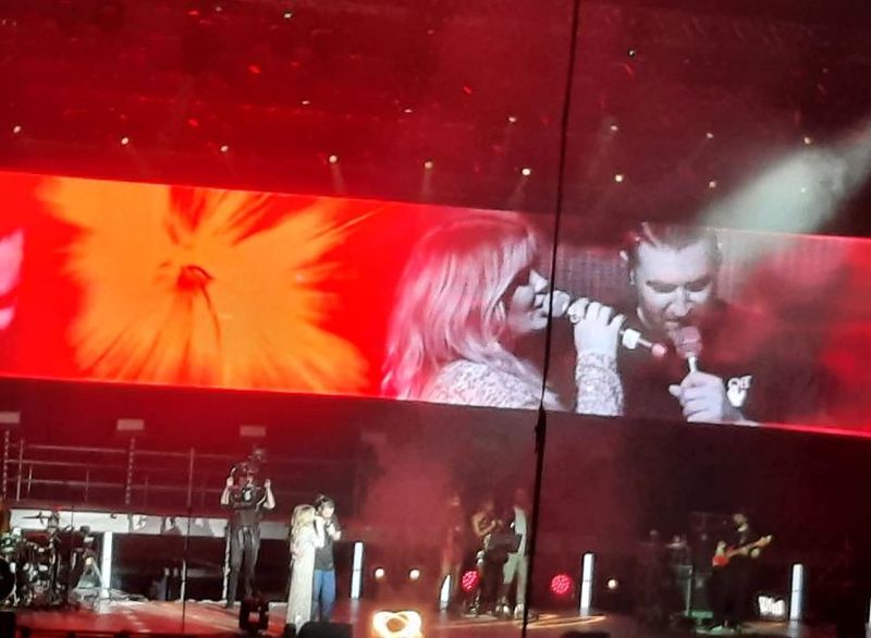 Gina Pistol a cântat alături de Smiley pe scena de la Sala Polivalentă din Capitală