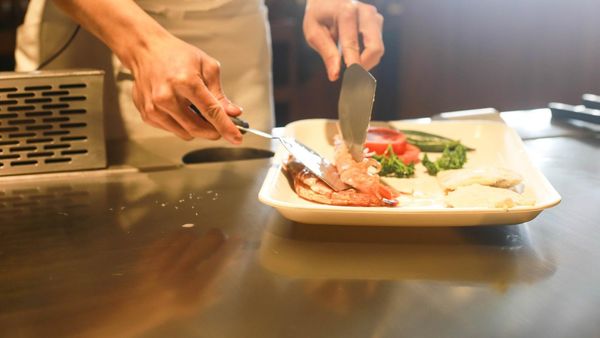 Bancul zilei de miercuri, 8 iunie 2022: Complimente bucătarului de la restaurant