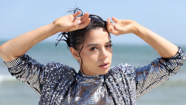 Eugenia Nicolae lansează „Gura lumii”, o piesă inspirată de comentariile pe care le-a primit de la public de-a lungul timpului!