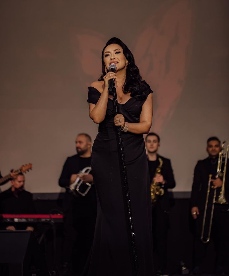 Andra, apariție de senzație la „Gala Femeilor Remarcabile