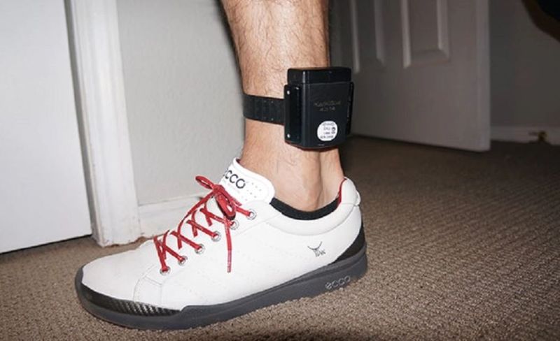 Un român din Italia a fugit din arestul la domiciliu, pentru că nu mai suporta să stea cu mama sa. 